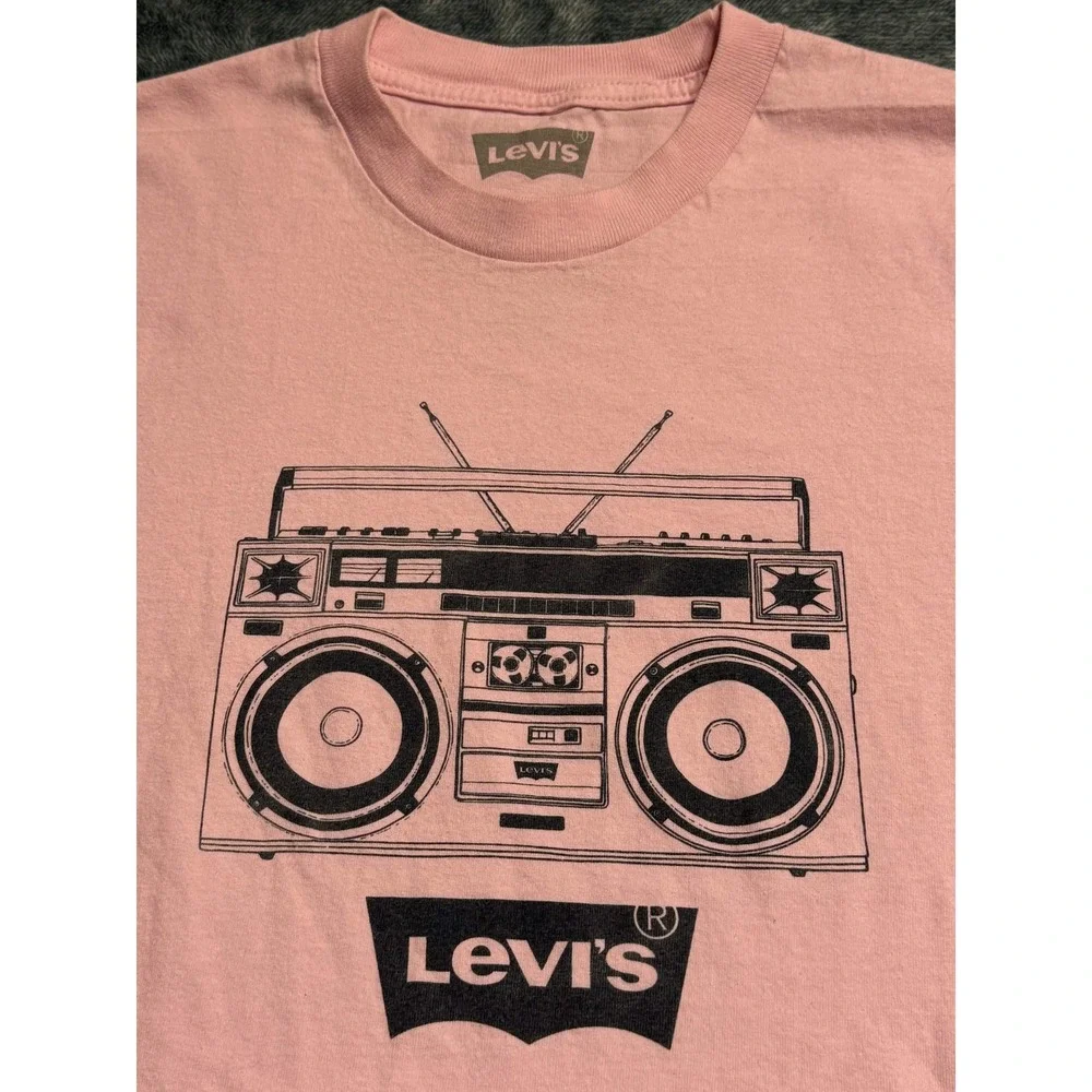 Levis levi graphic
